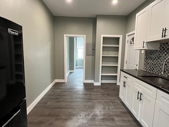 4th image of 652 N Brooklyn St #2A
