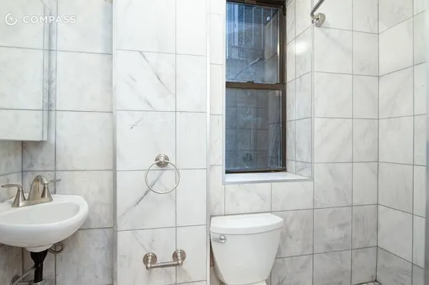 Rented by Compass | media 60