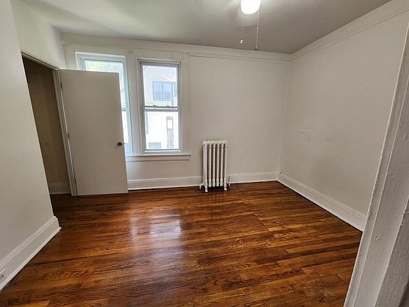 4th image of 137 S Allen St APT 4