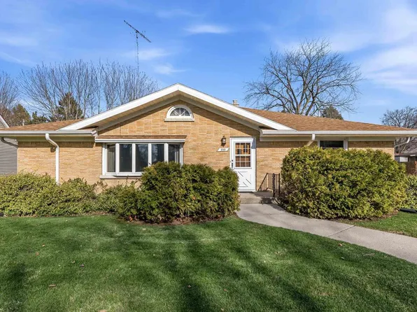 609 Greenfield Avenue, Beaver Dam, WI 53916