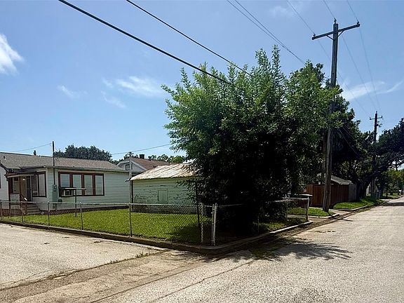 5th image of 1501 Milam Dr
