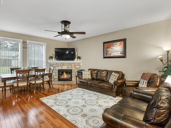 3rd image of 1609 NE 139th Ave