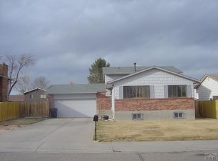 60 Briarwood Cir, Pueblo, CO 81005