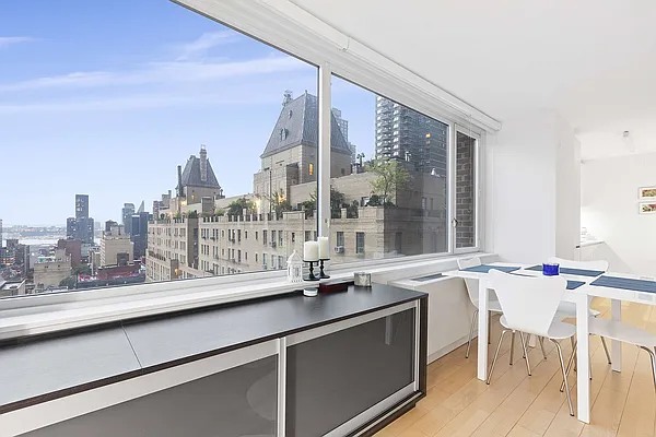 Rented by Compass | media 7