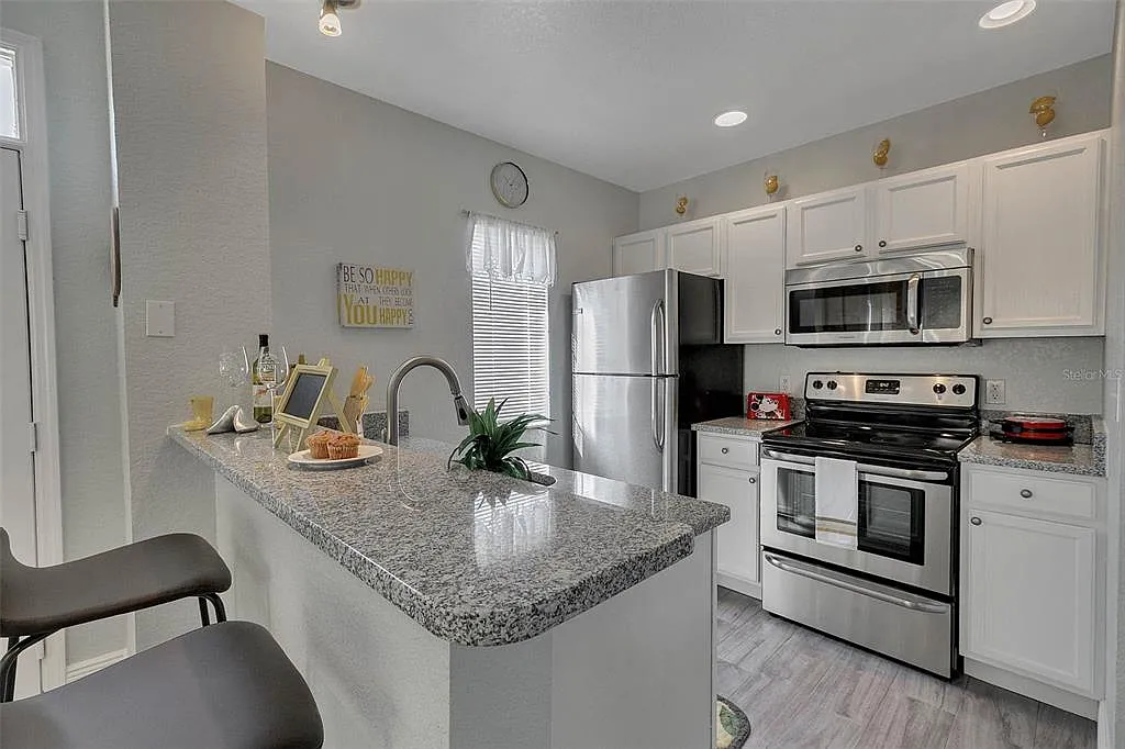Building Photo - 4561 Yellowgold Rd E #102