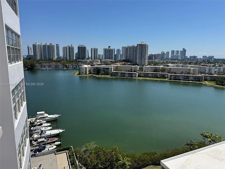 18041 Biscayne Blvd #1603 — Photo 11