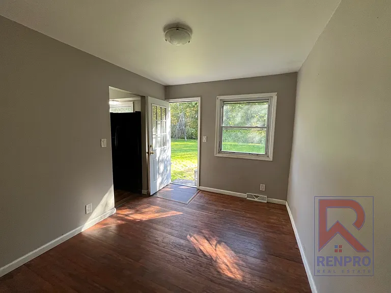 5836-5840 Glendora Rd — Photo 10
