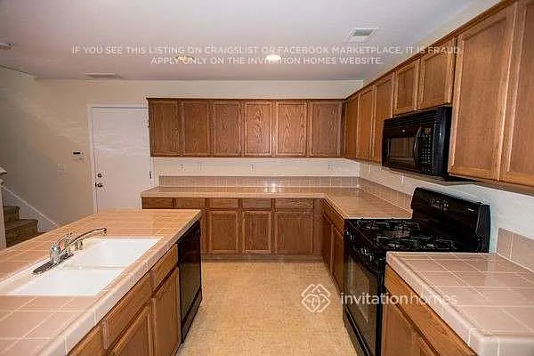 3043 Roadrunner Dr — Photo 9