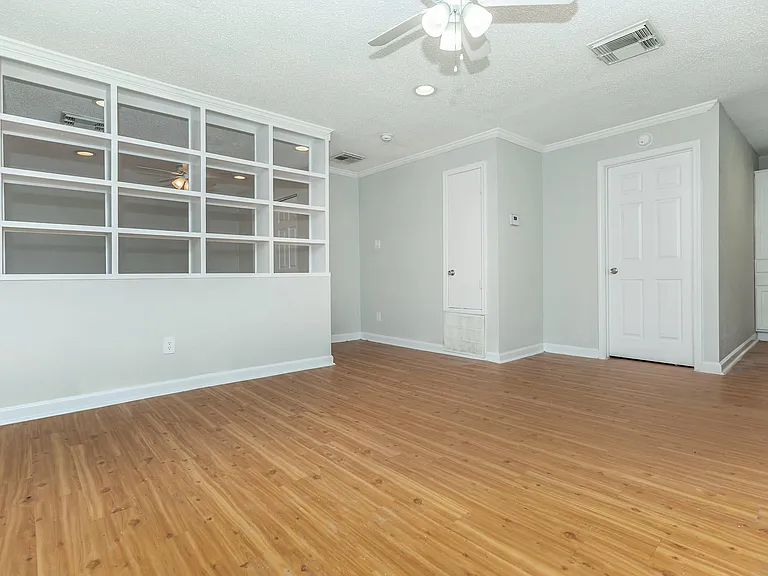 Galleria Flats Apartments — Photo 34
