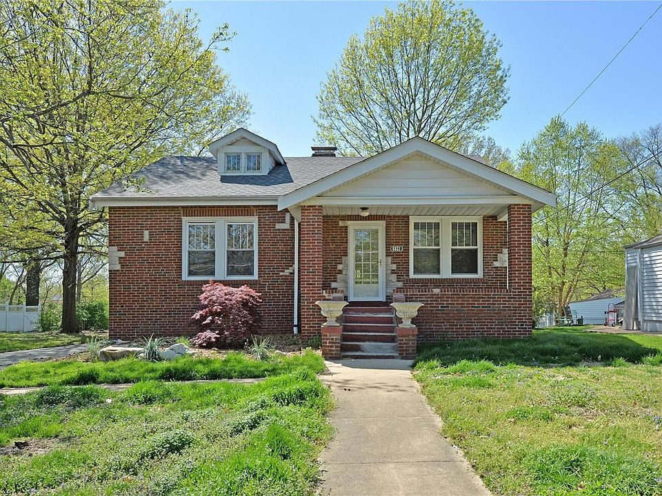 1st image of 8821 General Grant Ln