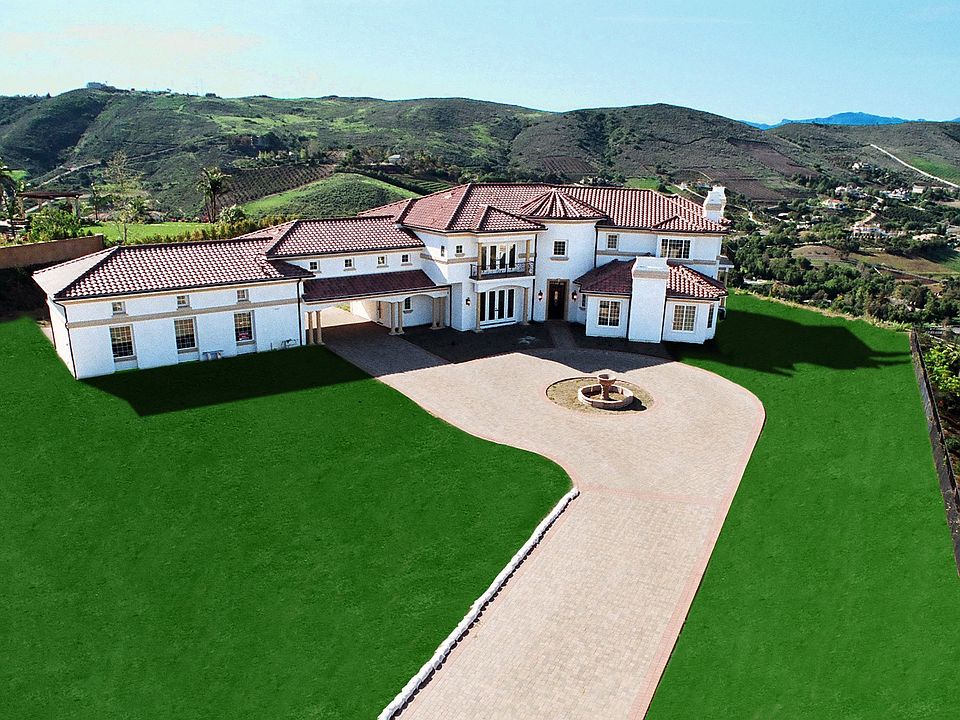 Custom Ron Firestone Estate with spectacular views!