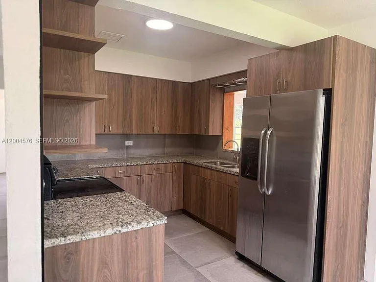 14240 S Biscayne River Dr — Photo 4