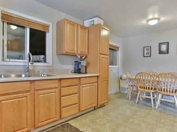 16246 SE Lincoln St, Portland, OR 97233