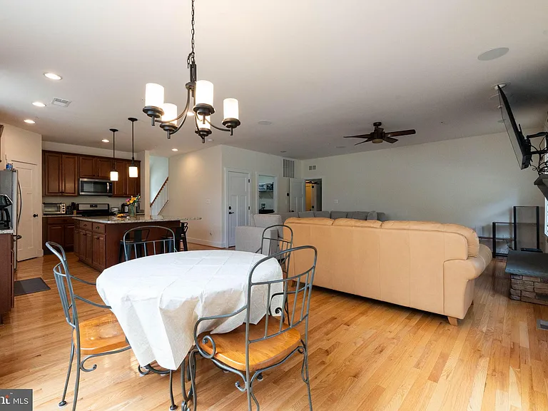 1113 Chevron Rd — Photo 11