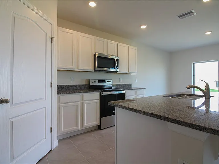 2822 Ivy Lake Ct — Photo 9