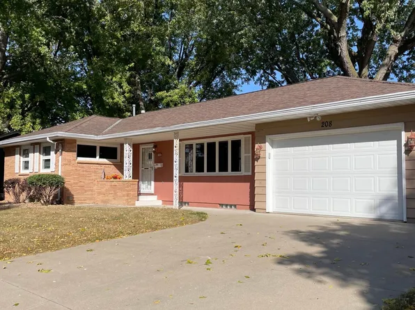 208 Terrace Dr, Mankato, MN 56001