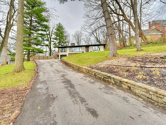 4th image of 1083 Montague Rd