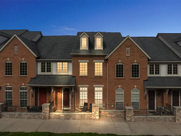 13 N Squirrel Rd, Auburn Hills, MI 48326