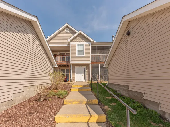 1322 Heatherwood Ln, Ann Arbor, MI 48108