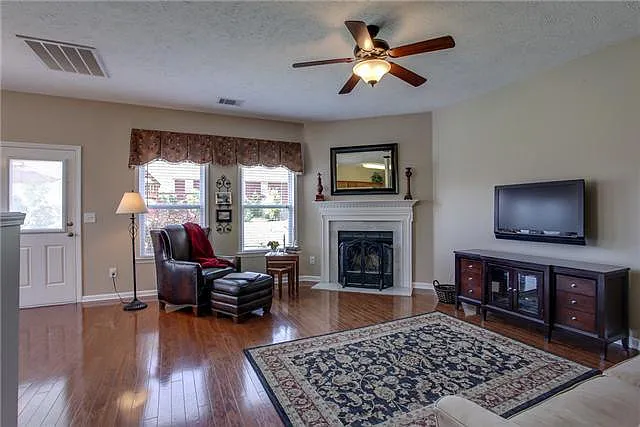 7296 Autumn Crossing Way — Photo 4