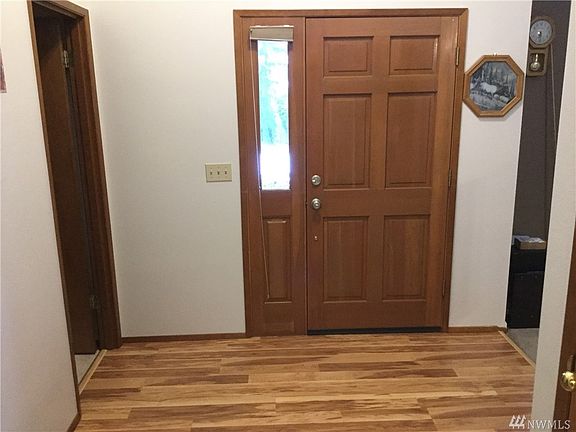 2nd image of 904 66th Ave E