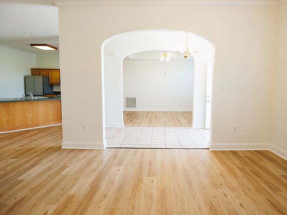 5th image of 21 Wesley Pl
