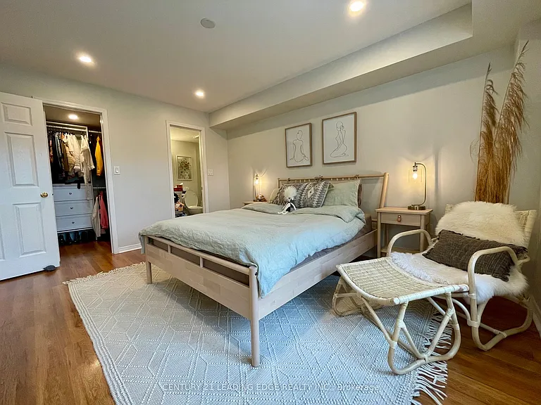 2083 Bur Oak Ave — Photo 15