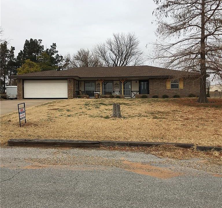 1st image of 814 W Skyline Dr