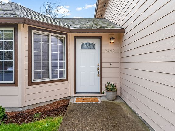 3rd image of 7492 SE Hacienda St