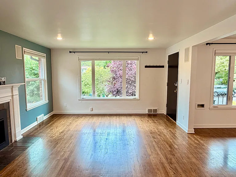 7022 26th Ave NW — Photo 4