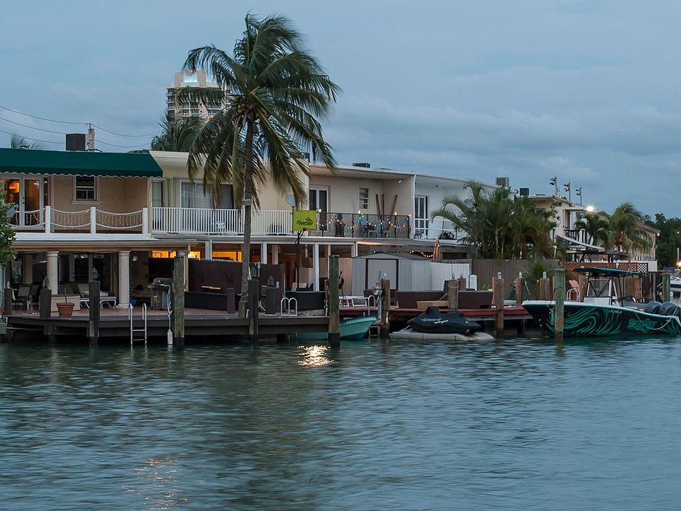 1st image of 7147 Bay Dr #6