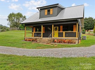 1089 Ratcliff Cove Rd, Waynesville, NC 28786