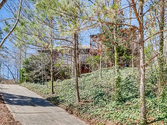2nd image of 3731 Northpoint Dr