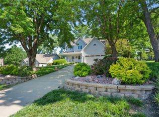 1601 SW Rock Creek Dr, Blue Springs, MO 64015