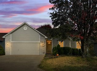 18502 E Bundschu Pl, Independence, MO 64056