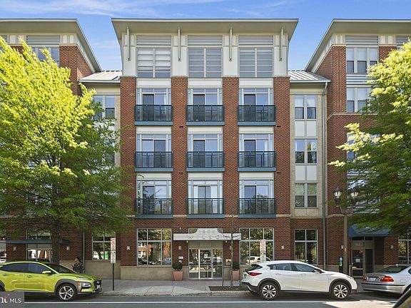 2nd image of 1800 Wilson Blvd Unit 348