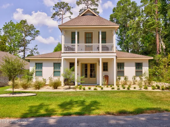 6317 Poco Rd, Ocean Springs, MS 39564