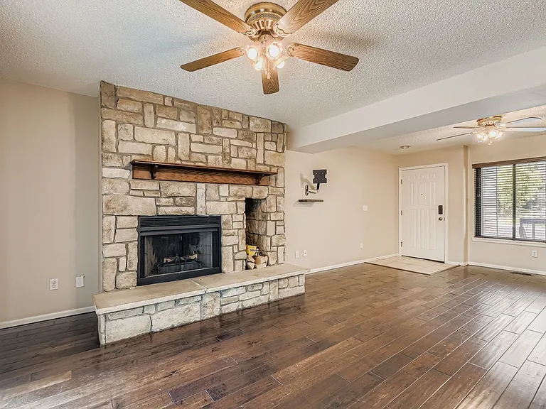 953 Moorings Dr — Photo 2