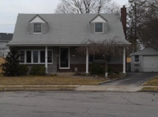 836 Michael Ct, East Meadow, NY 11554