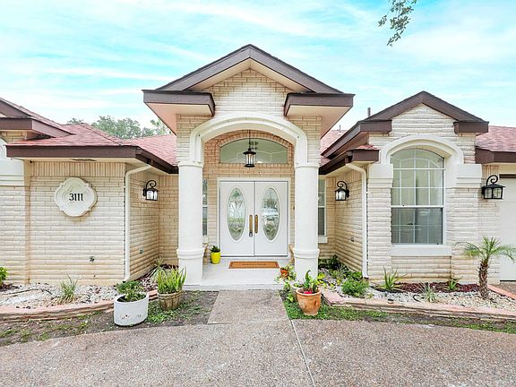 4th image of 3111 Persimmon Ct