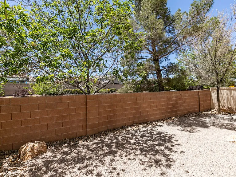 8433 Spencer Canyon St — Photo 41