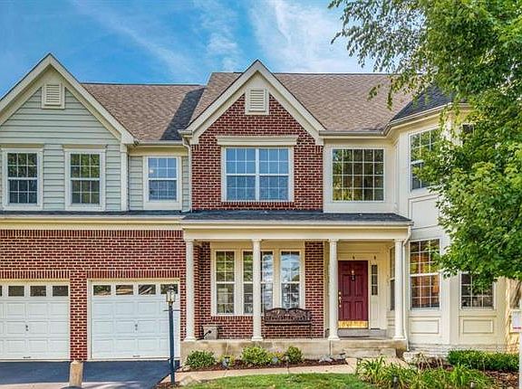 2nd image of 722 Vermillion Dr NE