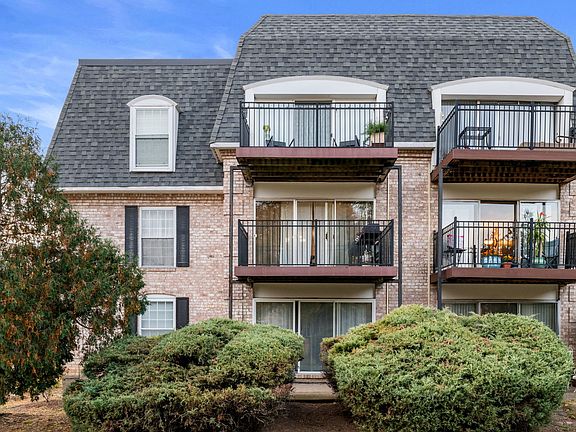 2nd image of 5200 Carriageway Dr APT 202