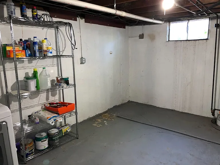 148 S Cedar St — Photo 22