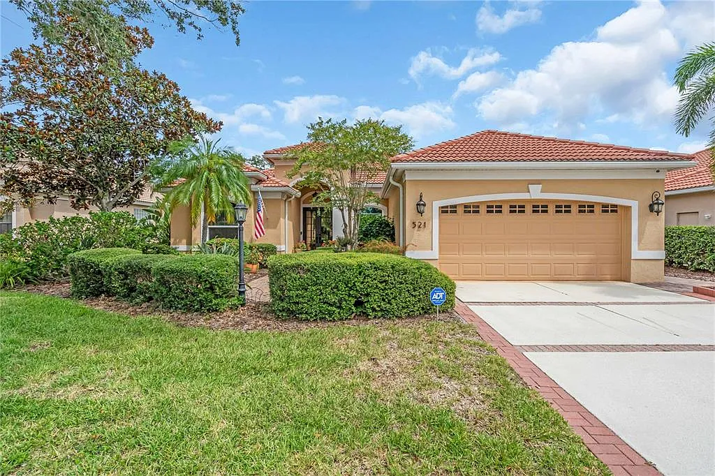 3 bed, 3.0 bath, 2266 sqft, $5,900 — Photo 1