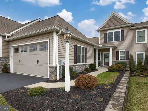 355 English Ivy Dr, Lititz, PA 17543