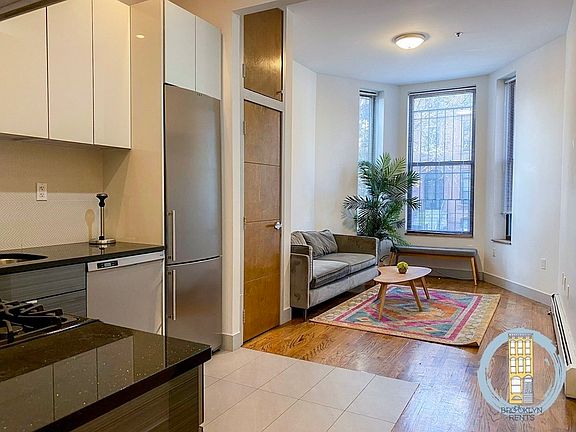 5th image of 405 Franklin Ave #2R