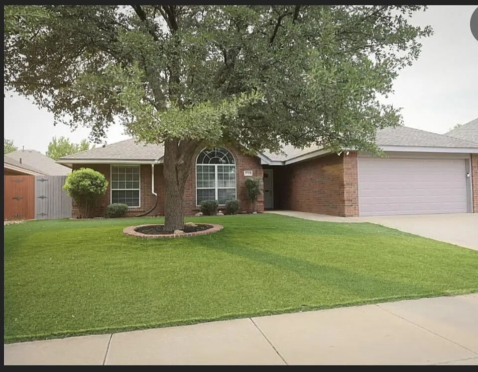 3 bed, 2.0 bath, 1726 sqft, $4,950 — Photo 1