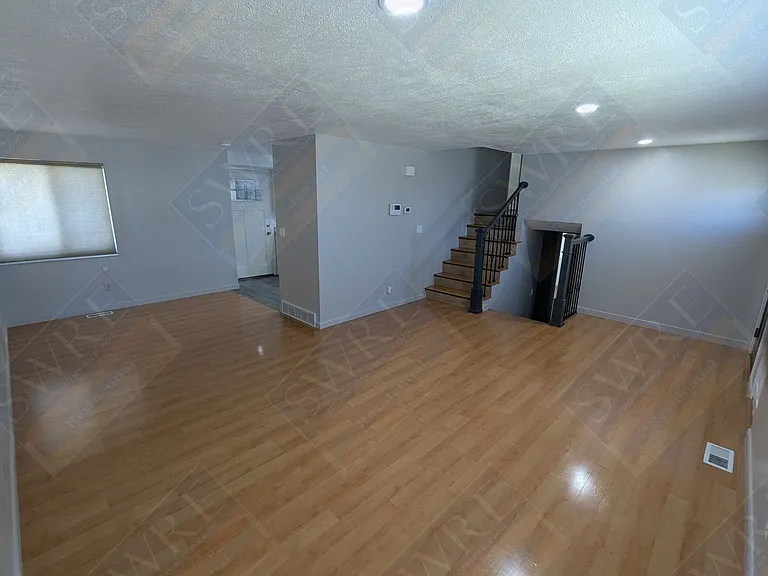 3107 Scott Dr — Photo 3