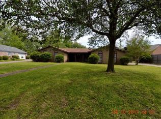 1789 Pinewood Dr, Greenville, MS 38701